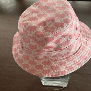 NWT Michael Kors bucket hat